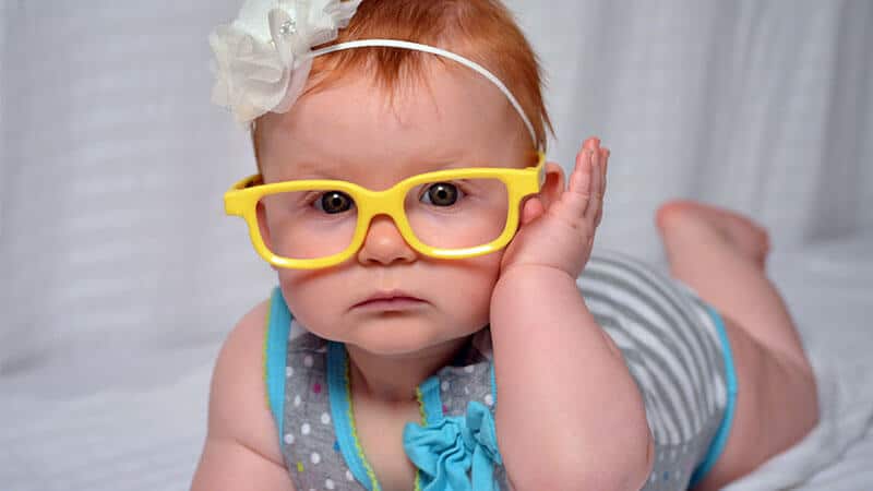 Kumpulan Nama Nama Bayi Perempuan - Bayi Modern Berkacamata