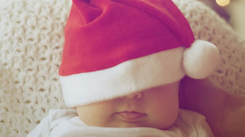 Nama Bayi Perempuan Kristen dan Artinya - Bayi Bertopi Sinterklas