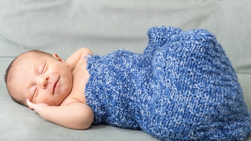 Penyebab Bayi Sudah Tidur Malam - Bayi Tidur Tersenyum